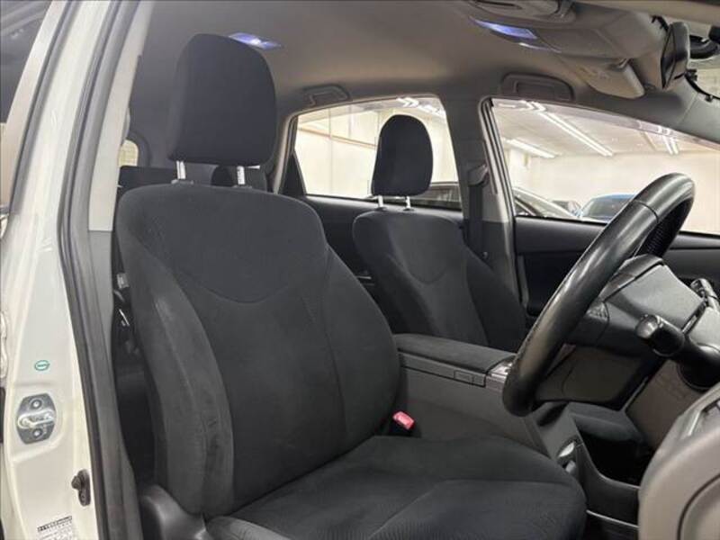PRIUS ALPHA