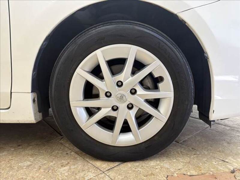 PRIUS ALPHA