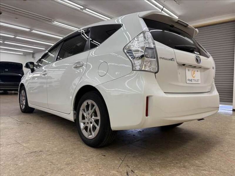 PRIUS ALPHA