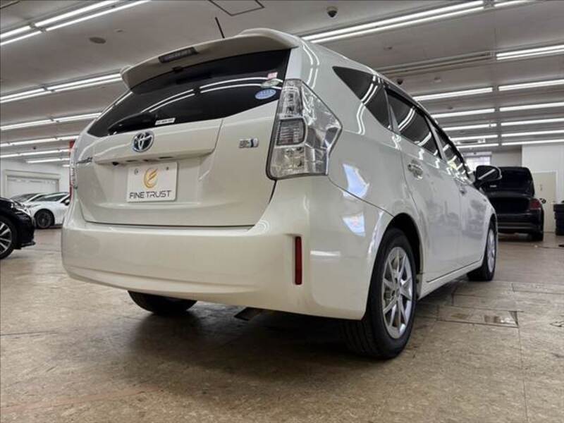 PRIUS ALPHA