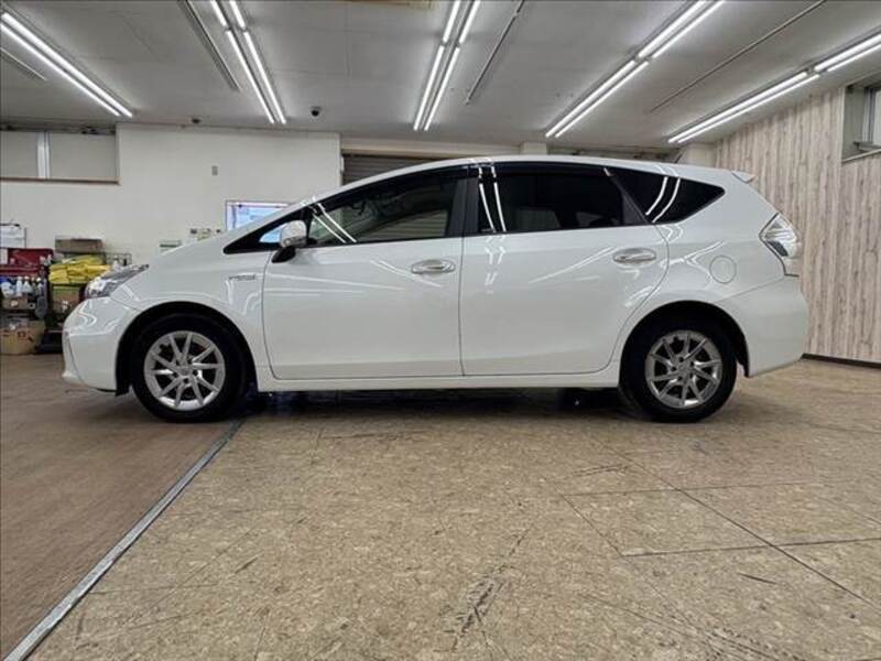 PRIUS ALPHA