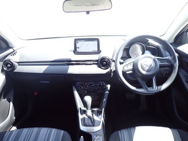 MAZDA2