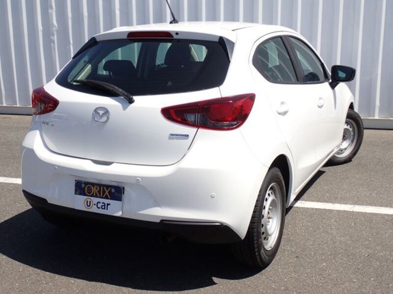 MAZDA2