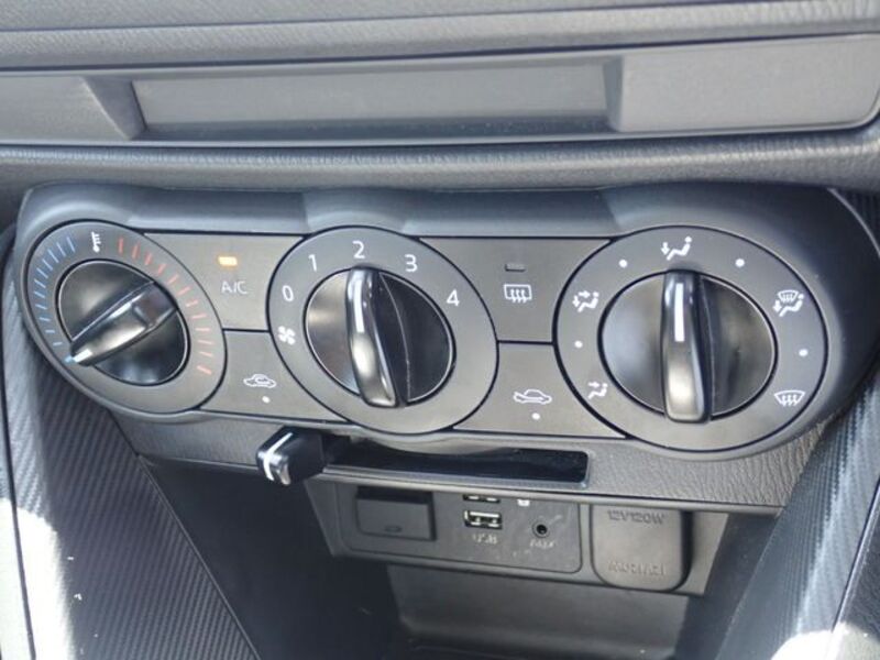 MAZDA2