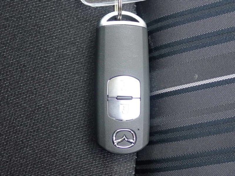 MAZDA2