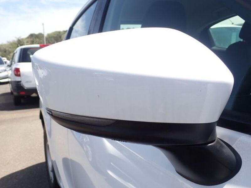 MAZDA2