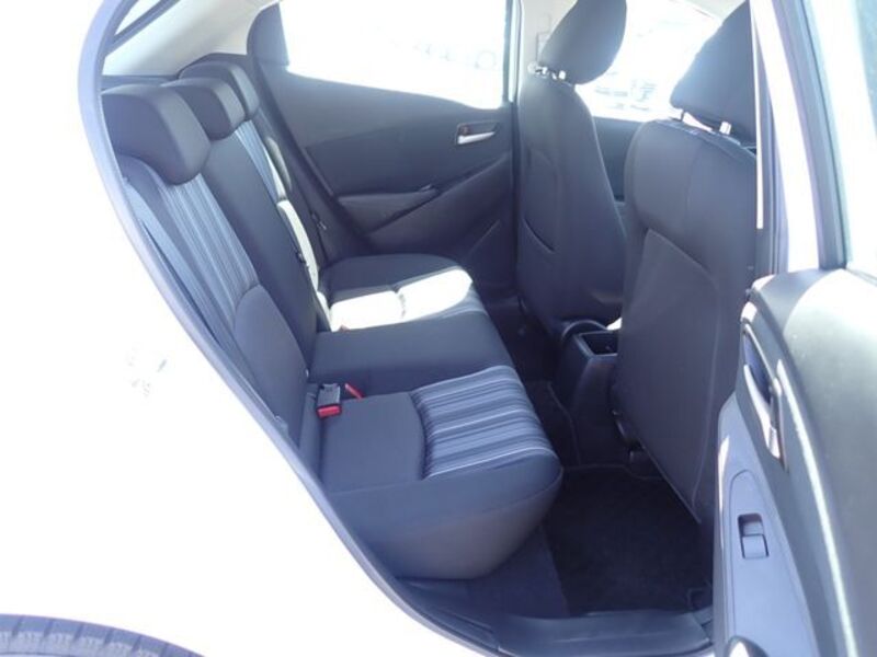 MAZDA2