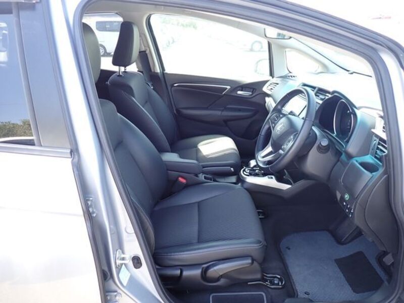 FIT HYBRID