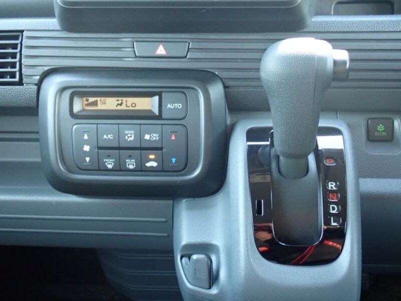 N-VAN