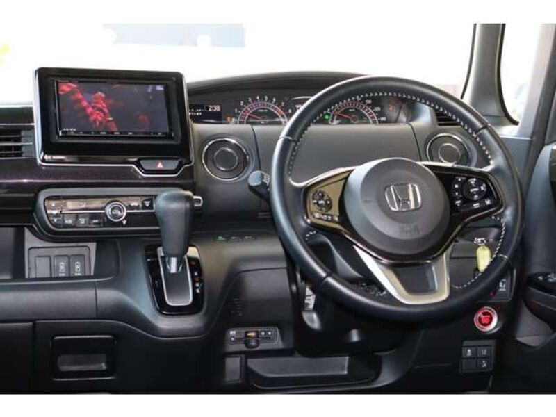 N BOX CUSTOM