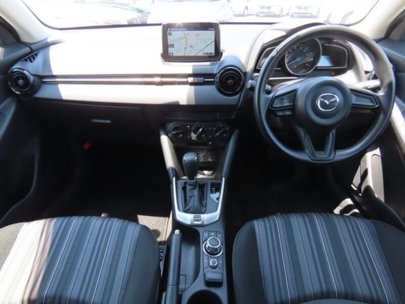 MAZDA2