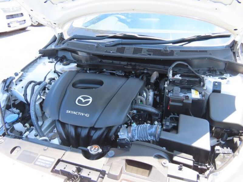 MAZDA2