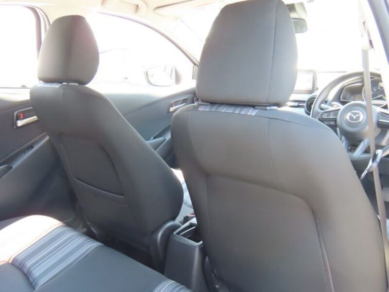 MAZDA2