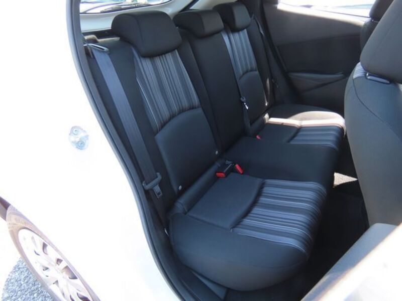 MAZDA2