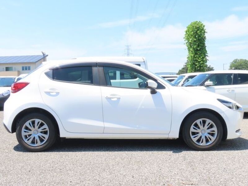 MAZDA2