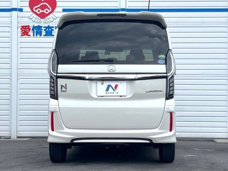 N BOX CUSTOM