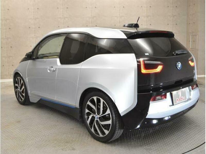 i3