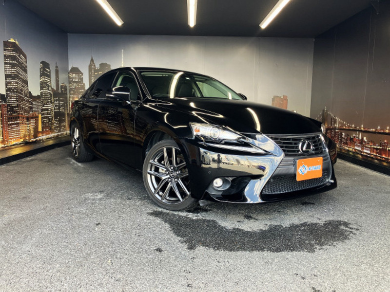 LEXUS IS