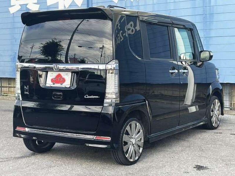 N BOX CUSTOM