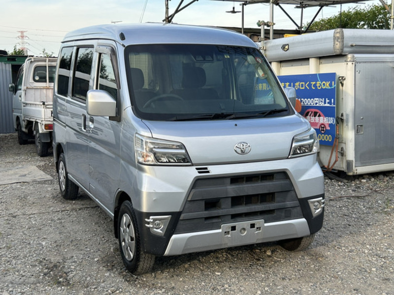TOYOTA PIXIS VAN