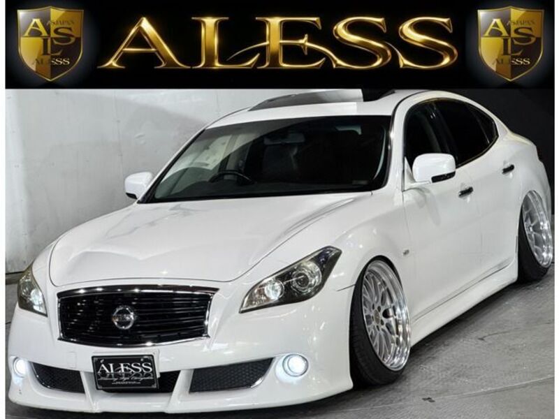 NISSAN FUGA