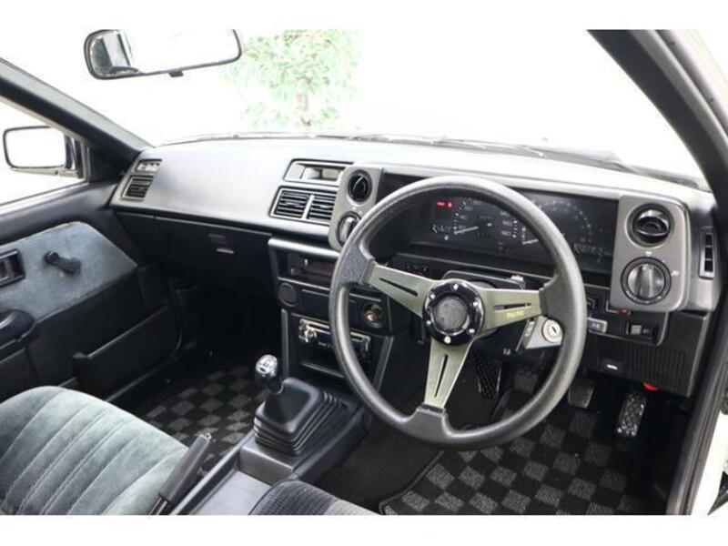 COROLLA LEVIN