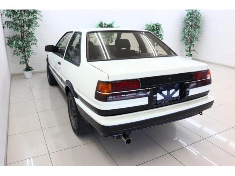 COROLLA LEVIN