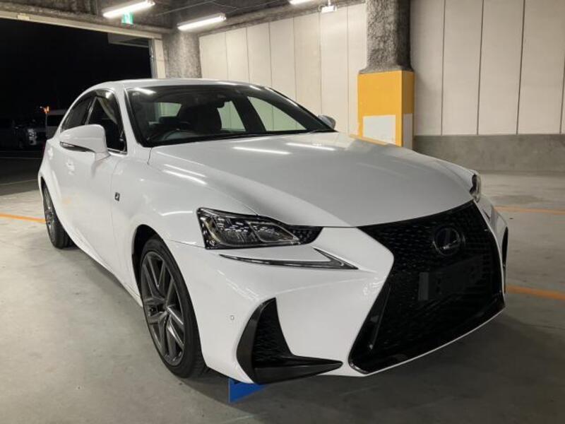 LEXUS IS