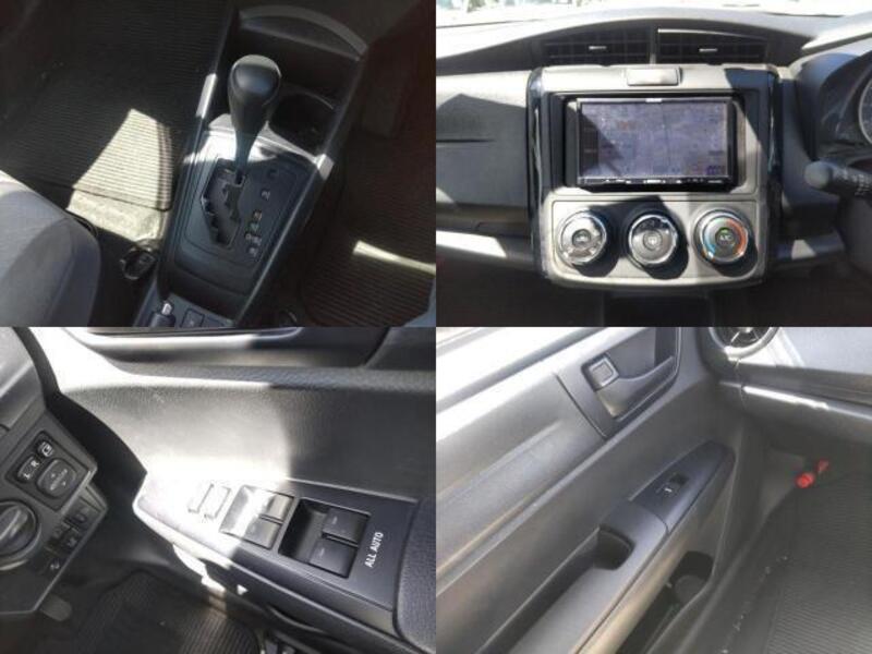 COROLLA AXIO