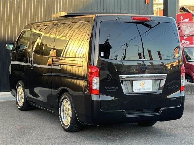 NV350 CARAVAN
