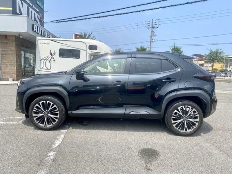 YARIS CROSS
