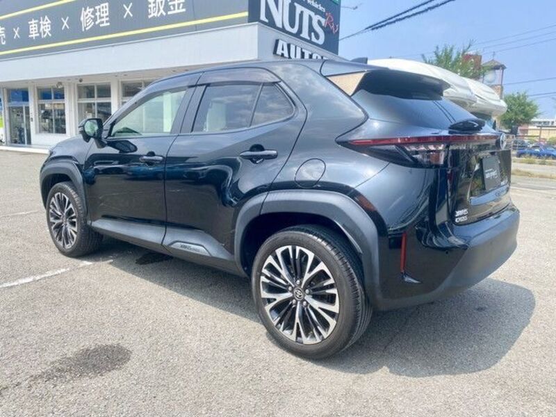 YARIS CROSS