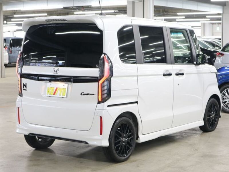 N BOX CUSTOM