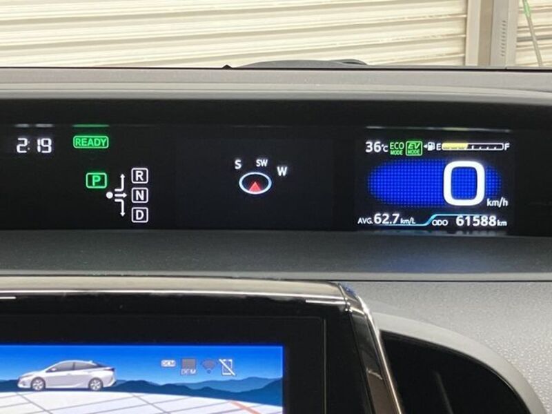 PRIUS PHV