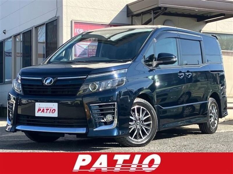 TOYOTA VOXY