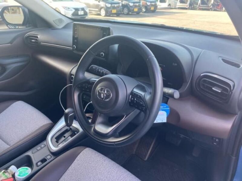 YARIS CROSS
