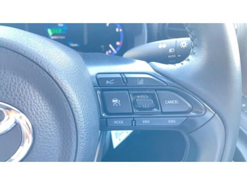 YARIS CROSS