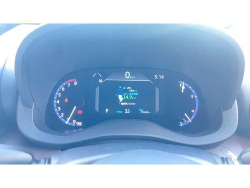 YARIS CROSS