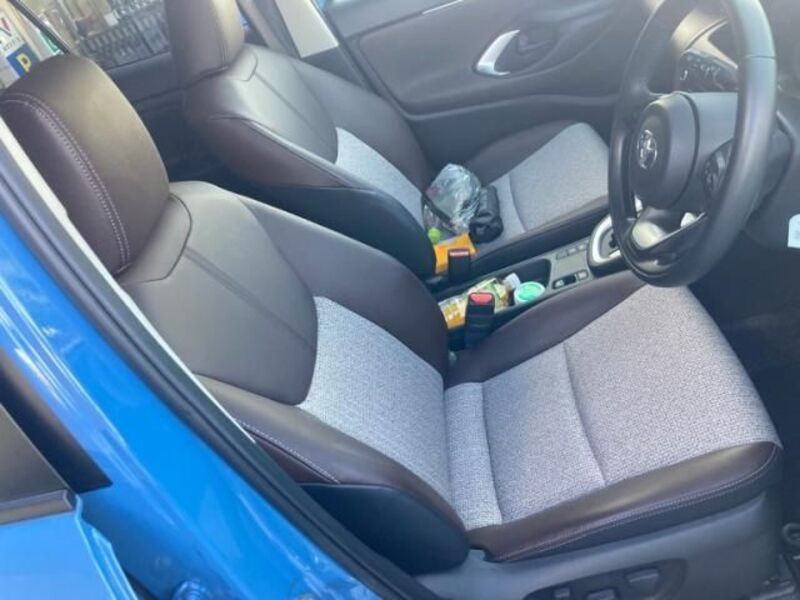 YARIS CROSS