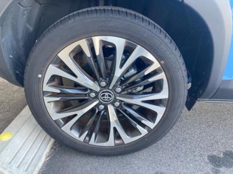 YARIS CROSS
