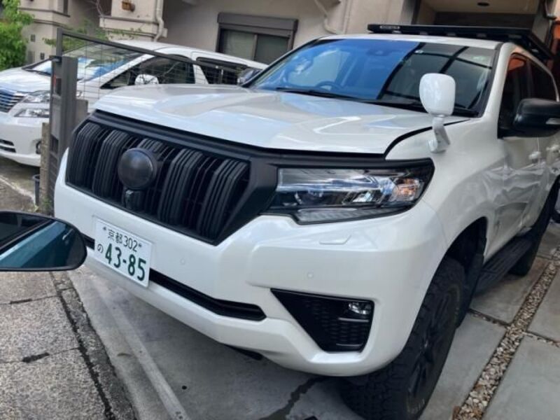 TOYOTA LAND CRUISER PRADO