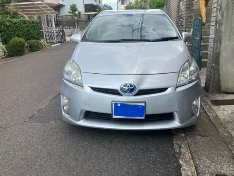 TOYOTA PRIUS
