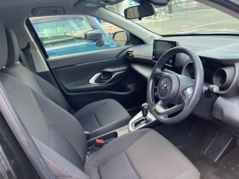 YARIS CROSS