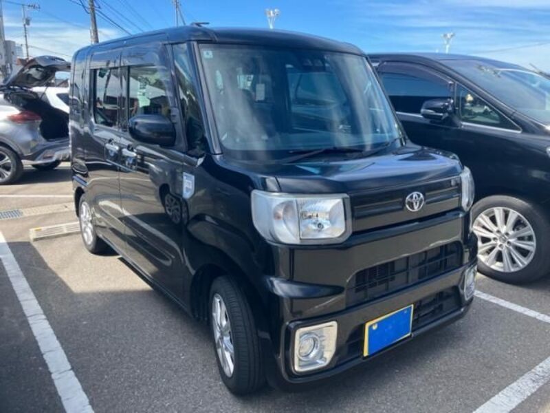 TOYOTA PIXIS MEGA