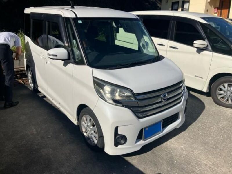 NISSAN DAYZ ROOX