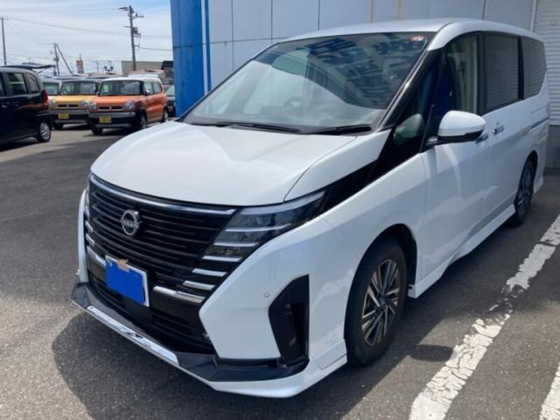 NISSAN SERENA