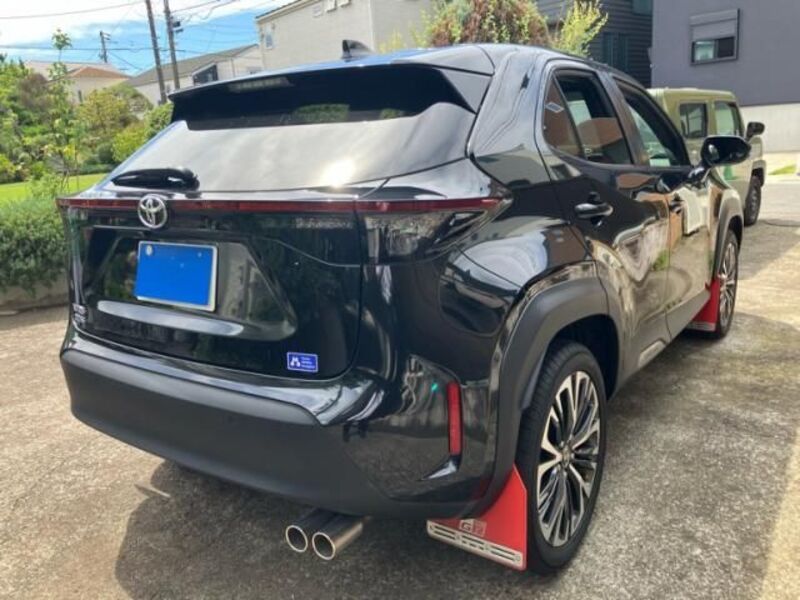 YARIS CROSS