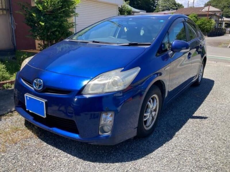 TOYOTA PRIUS