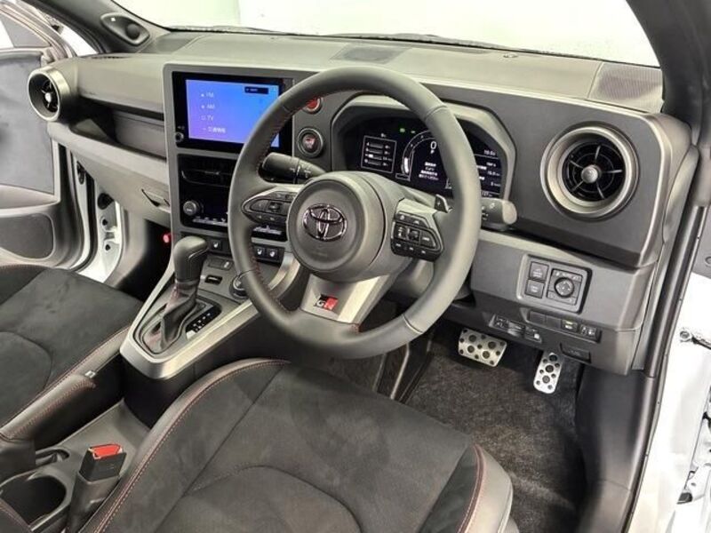 GR YARIS