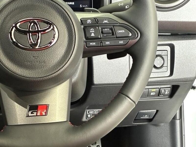 GR YARIS